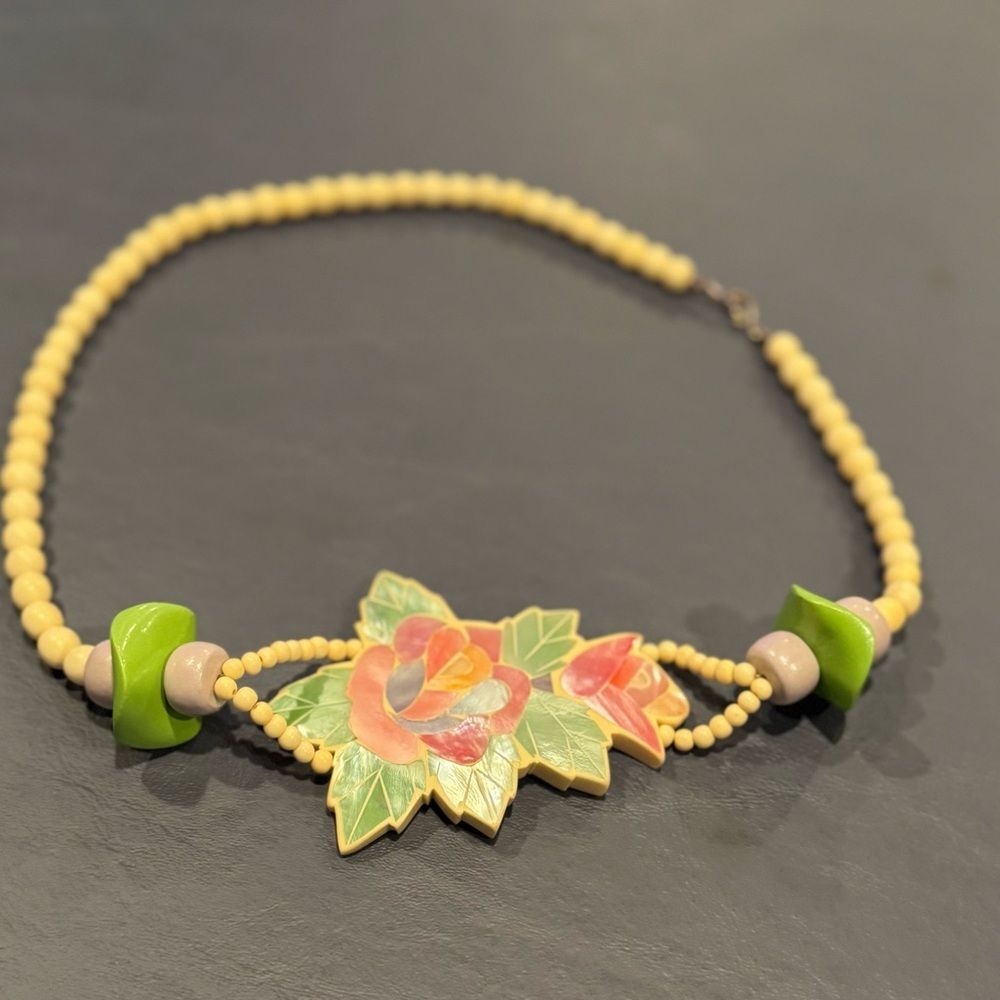 Vintage Plastic Floral Necklace